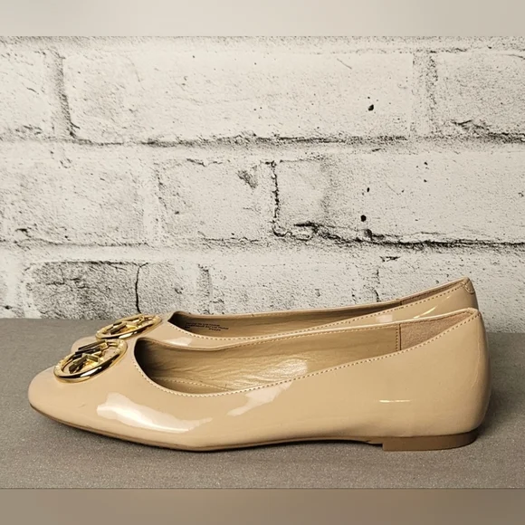 Michael Kors Fulton Nude Patent Leather Ballet Flats Gold MK Logo 6M - Picture 2 of 14